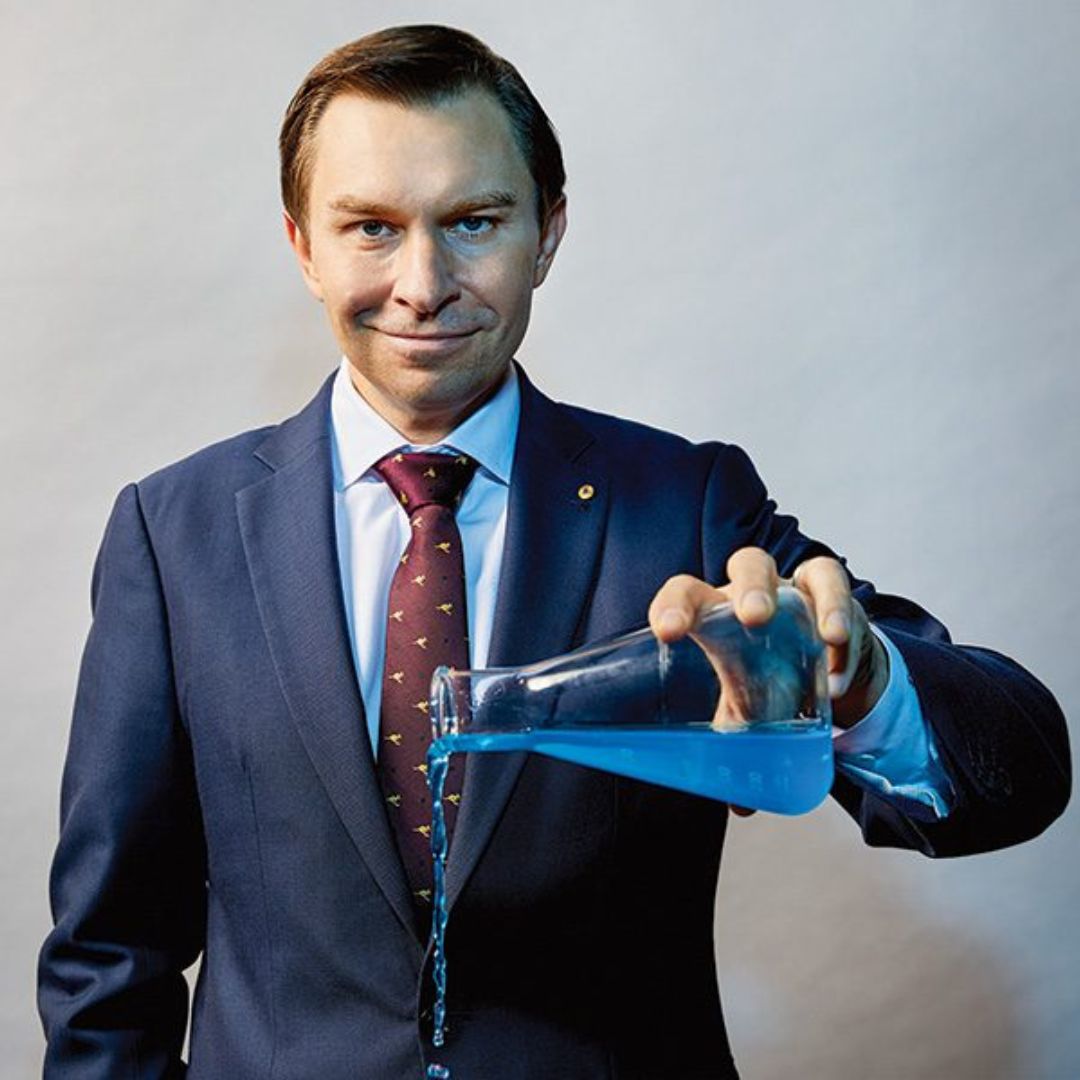 The Anti-Aging Supplements Dr. David Sinclair Takes Besides NMN